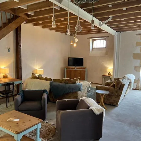 Feriehus La Maison Du Coeur Calme Cancon